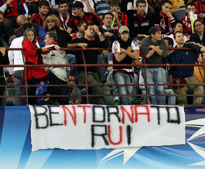 Adeptos do Milan não esquecem Rui Costa.