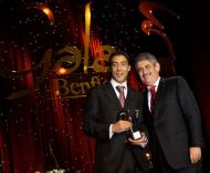 Rui Costa recebe o prémio Jogador do Ano