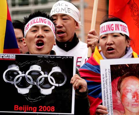 Manifestantes defendem Tibete e acusam China