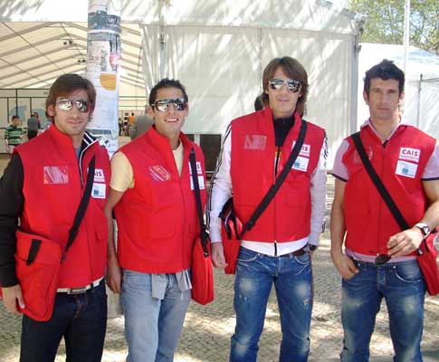 Pedro Roma, Ricardo, Pedrinho e Nuno Piloto ajudam sem-abrigo